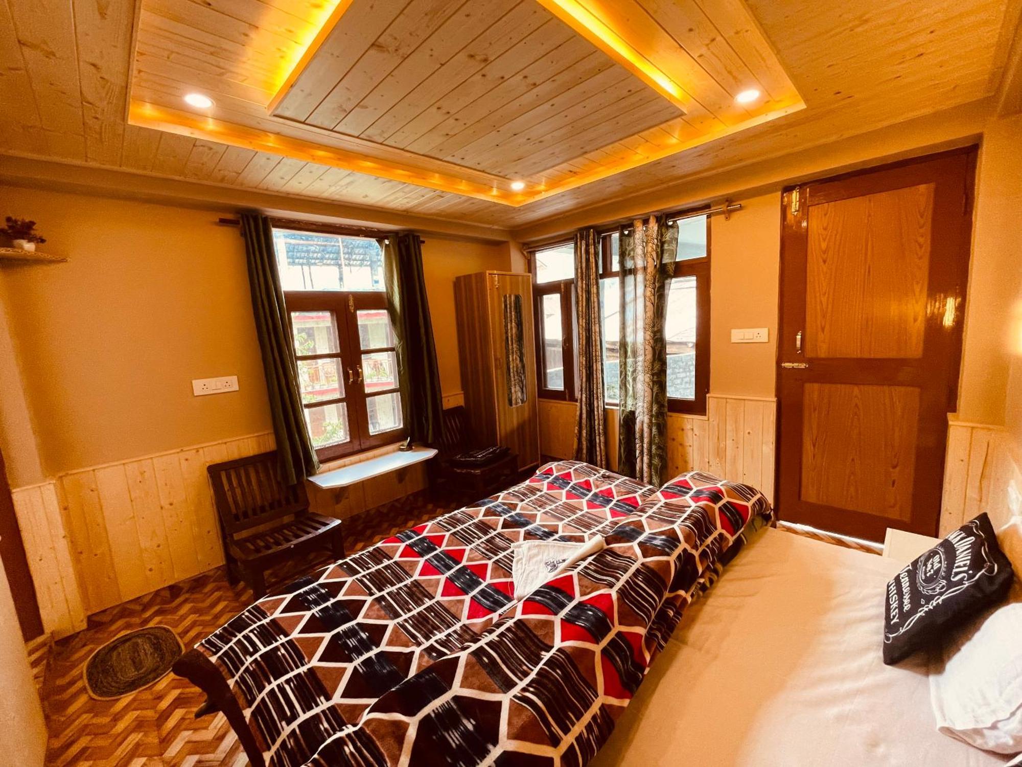 La Voglia-Old Manali Hostel Bagian luar foto